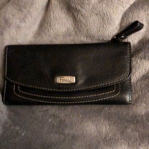 New  no tags. Fossil black leather full size wallet clutch  many compartments